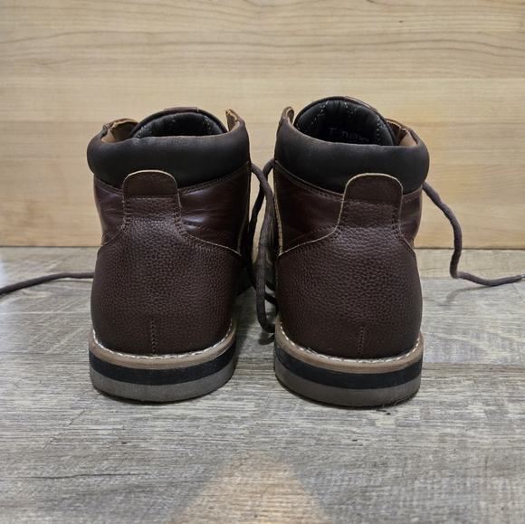 Denver Hayes - Picture 3 of 6